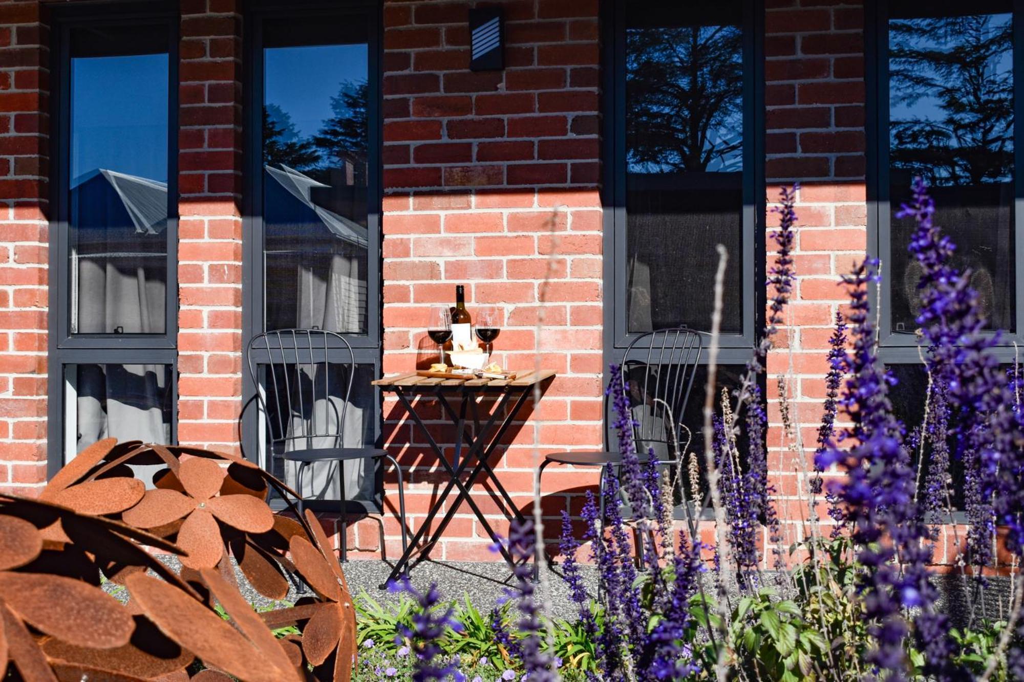 Daylesford Art Motel Экстерьер фото The 2010 winner of the Brick Award