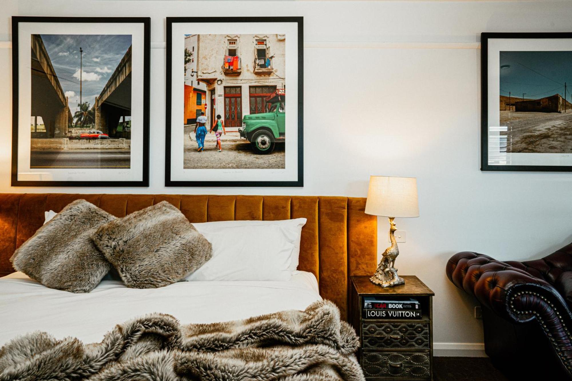 Daylesford Art Motel Экстерьер фото A bedroom at the Ace Hotel in Los Angeles