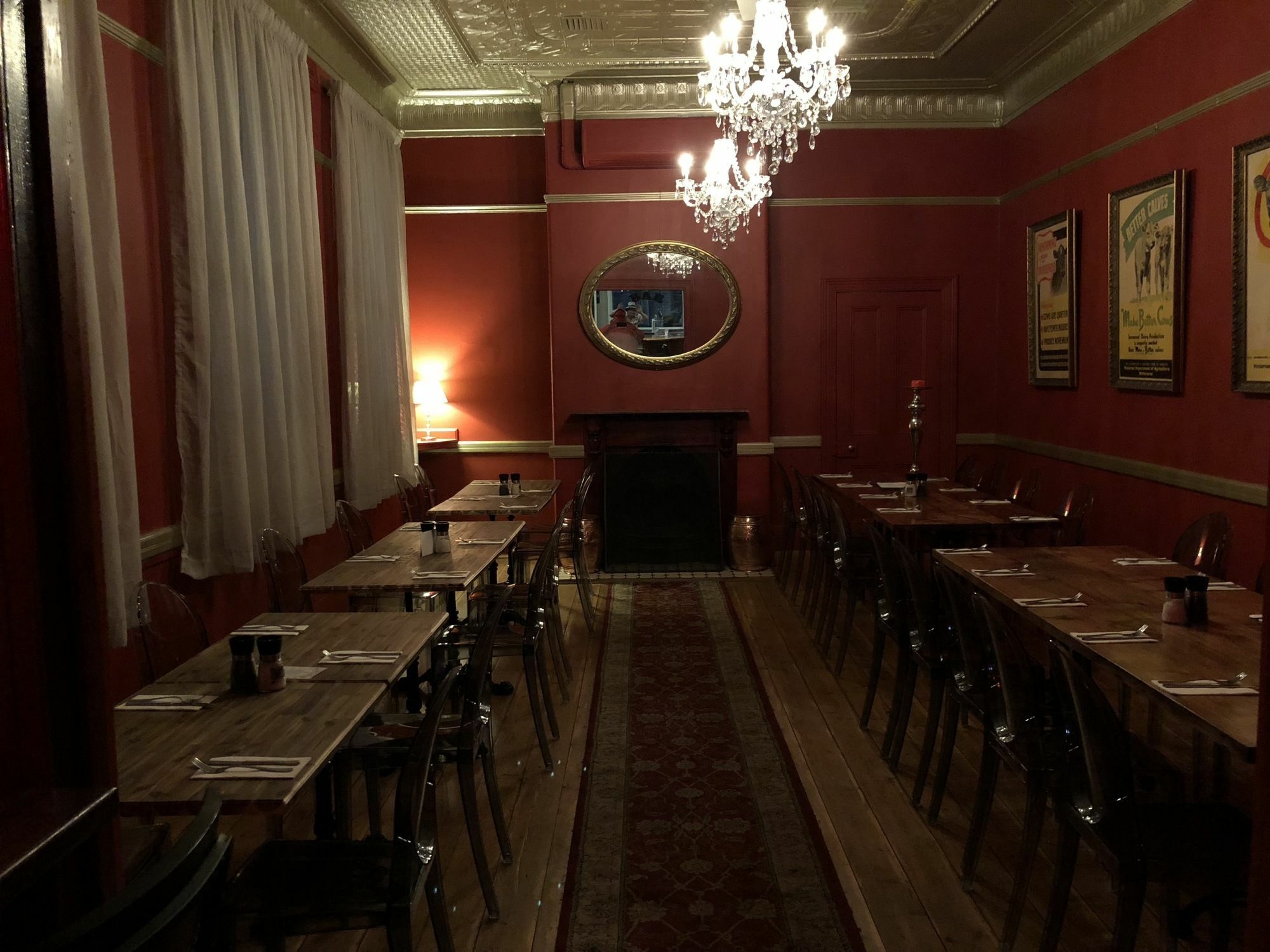 Daylesford Art Motel Экстерьер фото The interior of the restaurant